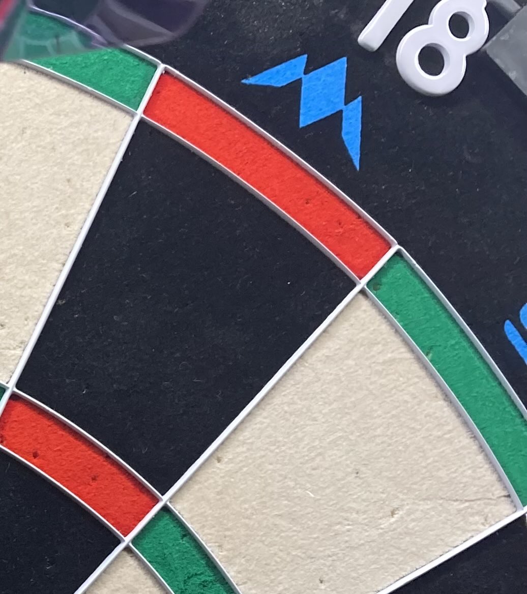 MHuburn's tweet image. Day 3 of the new @MissionDarts Samurai 4 board. I’ve hit my 2nd 180 on it, but I do have a vein that has appeared running from double 4.