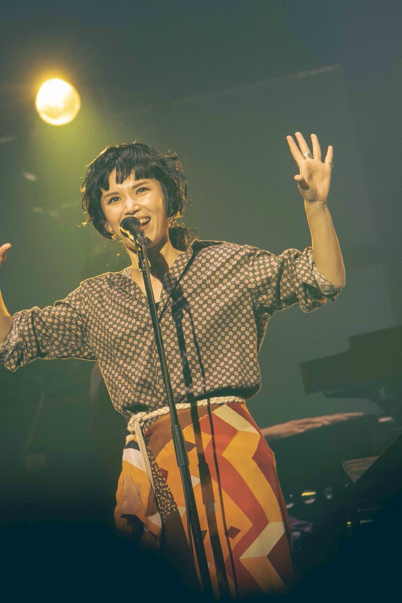 Superfly_staff's tweet image. Superfly Hall Tour 2025 “Amazing Session”

東京ガーデンシアター公演、ありがとうございました🔥
アンコールラスト1曲の動画・画像は「#SuperflyAmazingSession」でぜひSNSに投稿してくださいね🙏
また、本日の感想はアンケートまでどうぞ💁
superfly-web.com/special/2025qu…

Vo. Superfly 越智志帆 
Gt.…