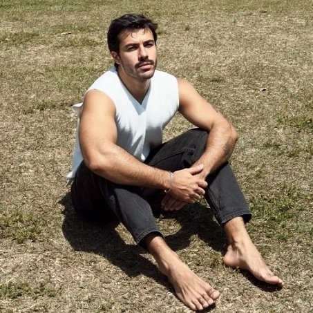 trackchartt's tweet image. Matheus Pires, Ex-BBB, lançou seu primeiro single, “Juro que não bebo mais". Vão escutar?