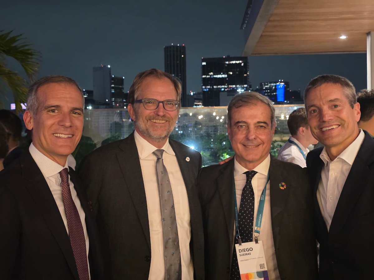 🤝 Nuestro presidente Diego Sueiras mantuvo un encuentro con Wade Crawford, Eric Garcetti y Matt Petersen (LACI) para fortalecer el hermanamiento entre Santa Fe y California, con foco en el cambio de la matriz productiva y la acción climática. 🌎