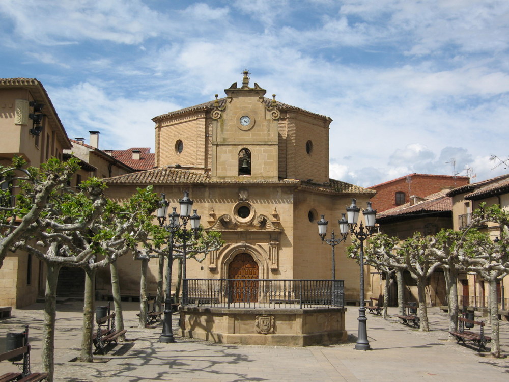 Elciego es arte y vino: tradición en las calles y vanguardia en su arquitectura 🍷🏛️

Eltziego artea eta ardoa da: kaleetan tradizioa eta arkitekturan abangoardia 🍷🏛️

📍 Elciego · <a href="/RiojaAlavesa/">Rioja Alavesa</a>