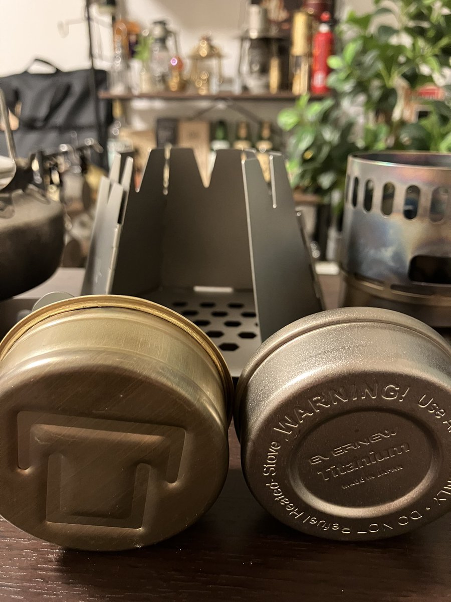 OMaru0118's tweet photo. 次回のキャンプ🏕️はULで、こいつらに活躍してもらうぞ‼️
#evernew
#trangia
#vargo https://t.co/Epu0KB0kqd