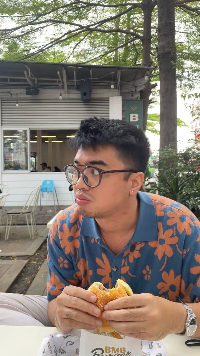 osweetauburn's tweet image. bayar dong timothy vicario ;(
@timmyvicario 

janji tgl 31, mundur ke tgl 3, trs bilang tgl 5, tp manaaa???