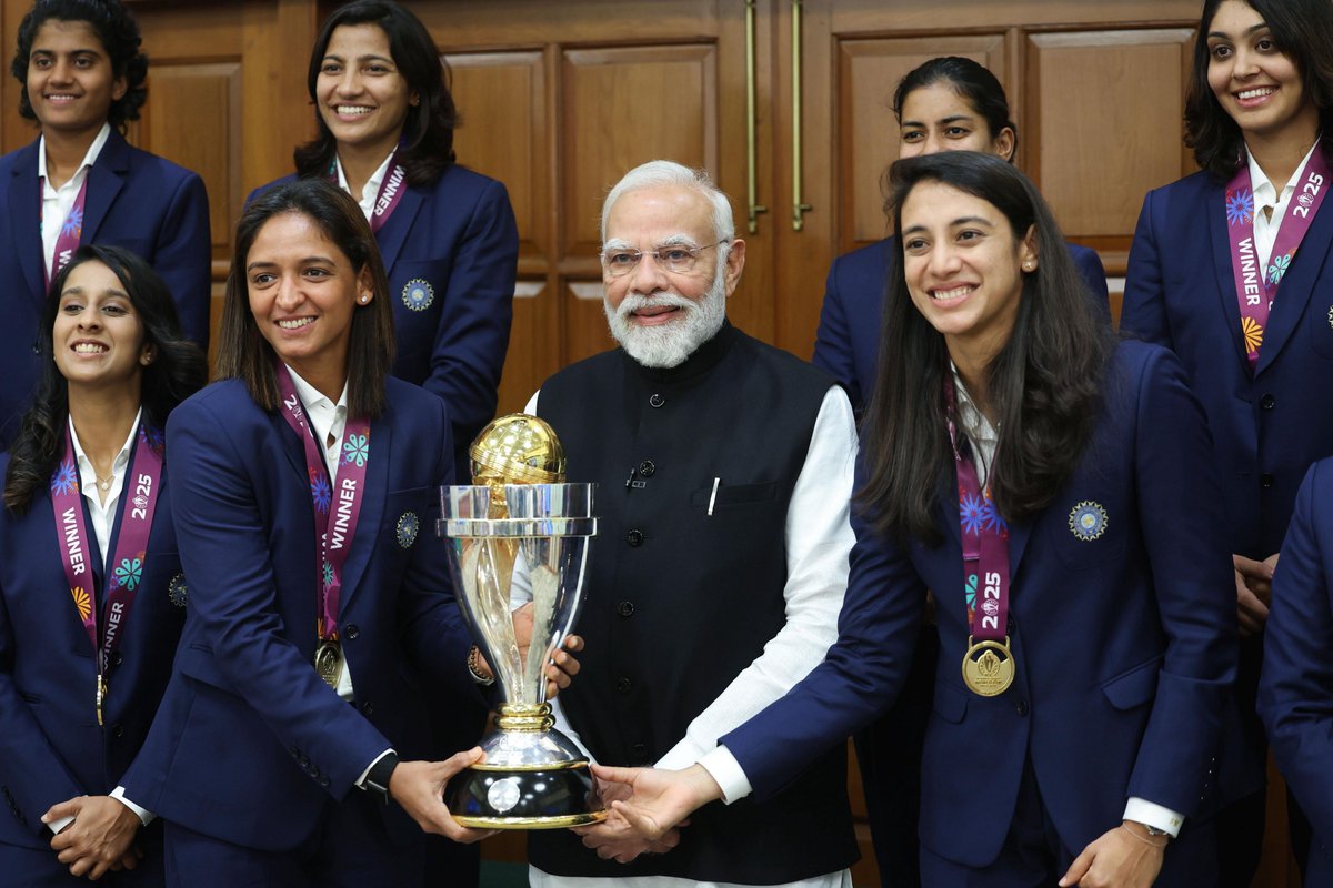 ANI's tweet photo. Harmanpreet asked the Prime Minister how he manages to always to remain in the present. PM said that being so has been a part of his life and has become his habit. PM also recalled the famous catch of Harleen in 2021 against England, about which he had posted on social media at that time. PM discussed how Harmanpreet pocketed the ball after the final match. She said she was lucky that the ball came to her, and she kept it. PM discussed the now-famous catch of Amanjot Kaur, which she took after several fumbles. She said this is one fumble that she likes to see. PM said while catching you must be seeing the ball, but after the catch you must be seeing the trophy. Kranti Gaud mentioned how her brother is a big fan of PM, to which he immediately gave an open invitation to meet them. PM asked them to take forward the message of Fit India, especially for girls across the country. He discussed the growing problem of obesity and highlighted the importance of being fit. He also asked them to go to their schools and motivate young minds there.