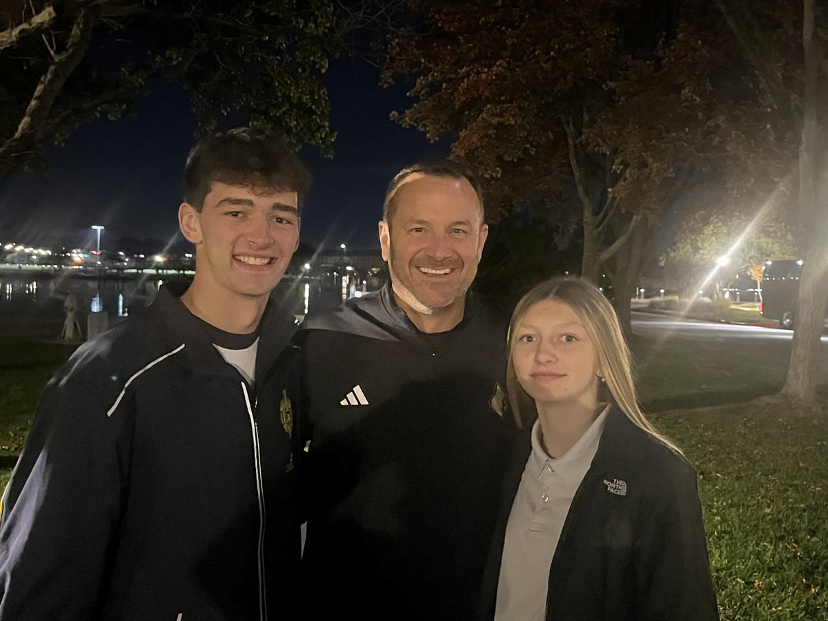 Great seeing my friend <a href="/CoachJeffWalz/">@coachjeffwalz</a> and his Cardinals take on the Huskies at the Naval Academy last night.  Awesome atmosphere with 2 well coached bigtime programs facing off on <a href="/espn/">ESPN</a> early in the season. Look forward to following both teams this season. ⁦