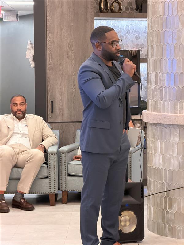 Questworkspaces's tweet image. We were honored to host Gradible X Sivad Pitch Night: Empowering Minority Founders in Sustainability &amp;amp; Innovation at our Miami Tower center led by the amazing Yadira Diaz &amp;amp; Lenie Davis
@gradible @downtownmia @fsmsbc
 
#QuestWorkspaces