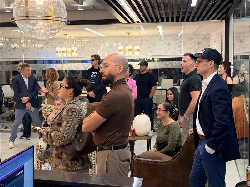 Questworkspaces's tweet image. We were honored to host Gradible X Sivad Pitch Night: Empowering Minority Founders in Sustainability &amp;amp; Innovation at our Miami Tower center led by the amazing Yadira Diaz &amp;amp; Lenie Davis
@gradible @downtownmia @fsmsbc
 
#QuestWorkspaces