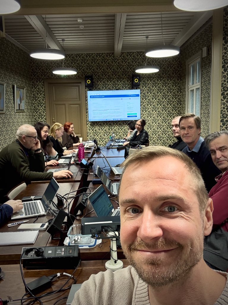 Tänään vietimme työpäivän mittaisen Länsi- ja Sisä-Suomen aluehallintoviraston järjestämän turvallisuusharjoituksen Jämsän Jokivarren puukoululla.

Päivän pääfokus oli viestinnässä: miten toimimme, jaamme tietoa ja varmistamme yhteistyön sujuvuuden erilaisissa tilanteissa. 🌟