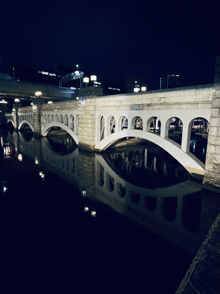 nyuushibou's tweet image. 大阪、他にも素敵な建築が結構残ってるみたいなんだけど、よく空襲で燃えなかったな…
他のも色々見てみたい