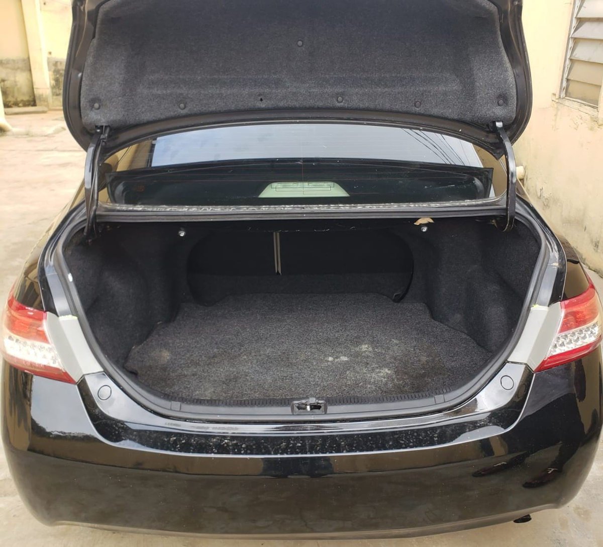 Tshinexchange45's tweet image. Direct Tokunbo Toyota Camry 2011 for sale

Baked. 
Ac Chilling. 
Fabric interior.  
Sound 4plug engine.  
Clean and working perfectly fine. 

*Price - just N11.5m Last.*
*Location - Ago Palace Way, Okota, Lagos
WhatsApp 08138860043
