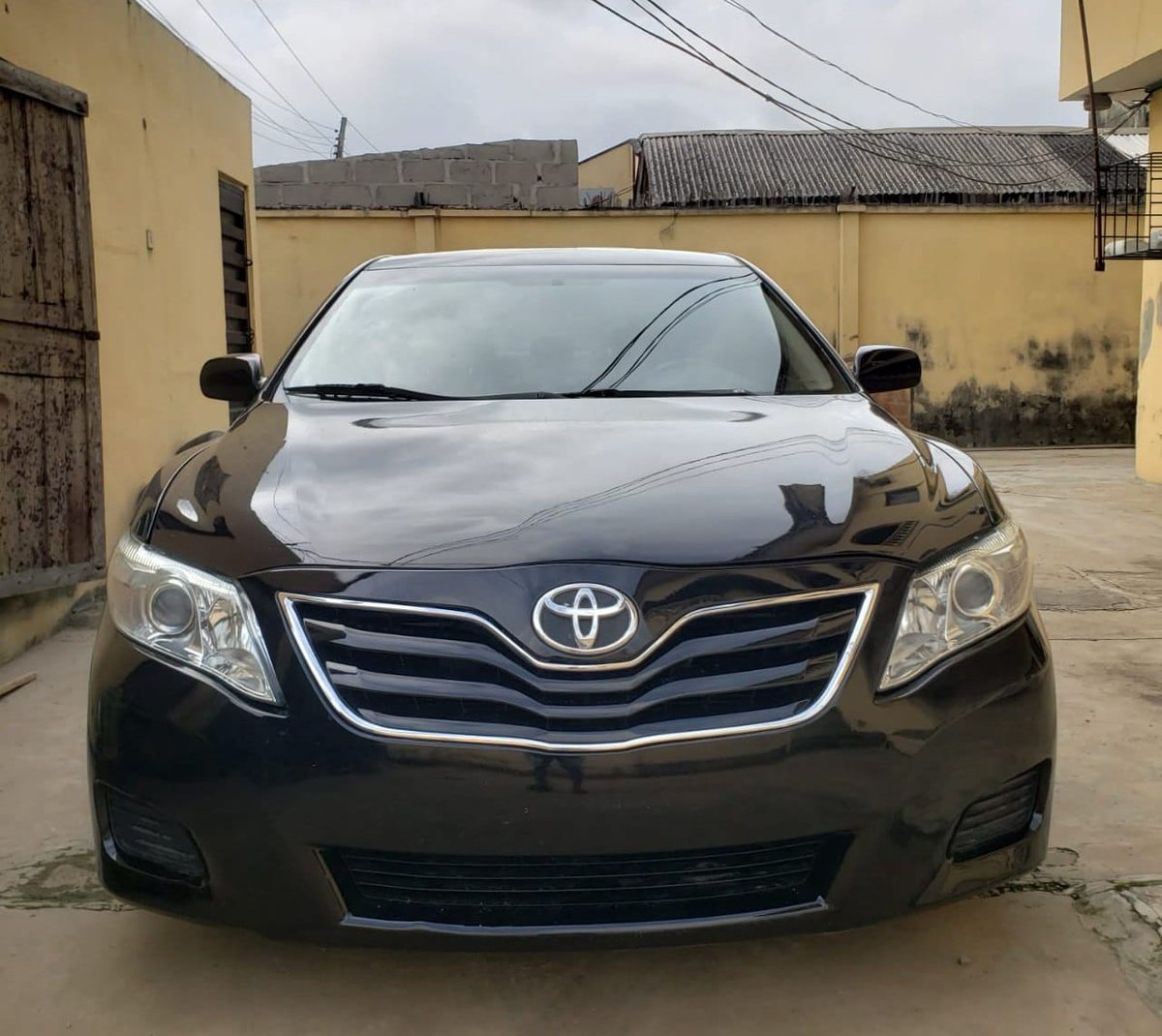 Tshinexchange45's tweet image. Direct Tokunbo Toyota Camry 2011 for sale

Baked. 
Ac Chilling. 
Fabric interior.  
Sound 4plug engine.  
Clean and working perfectly fine. 

*Price - just N11.5m Last.*
*Location - Ago Palace Way, Okota, Lagos
WhatsApp 08138860043