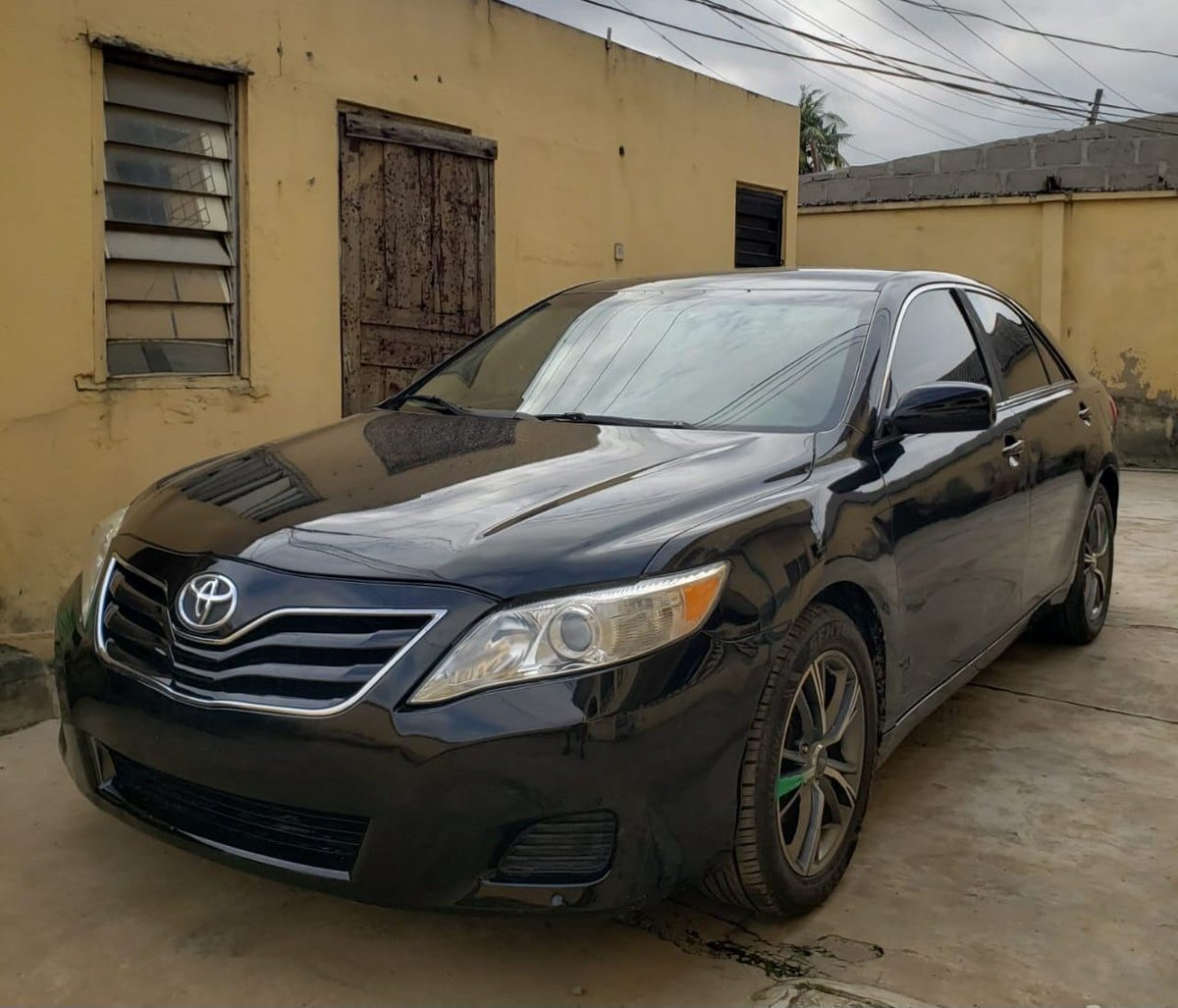 Tshinexchange45's tweet image. Direct Tokunbo Toyota Camry 2011 for sale

Baked. 
Ac Chilling. 
Fabric interior.  
Sound 4plug engine.  
Clean and working perfectly fine. 

*Price - just N11.5m Last.*
*Location - Ago Palace Way, Okota, Lagos
WhatsApp 08138860043