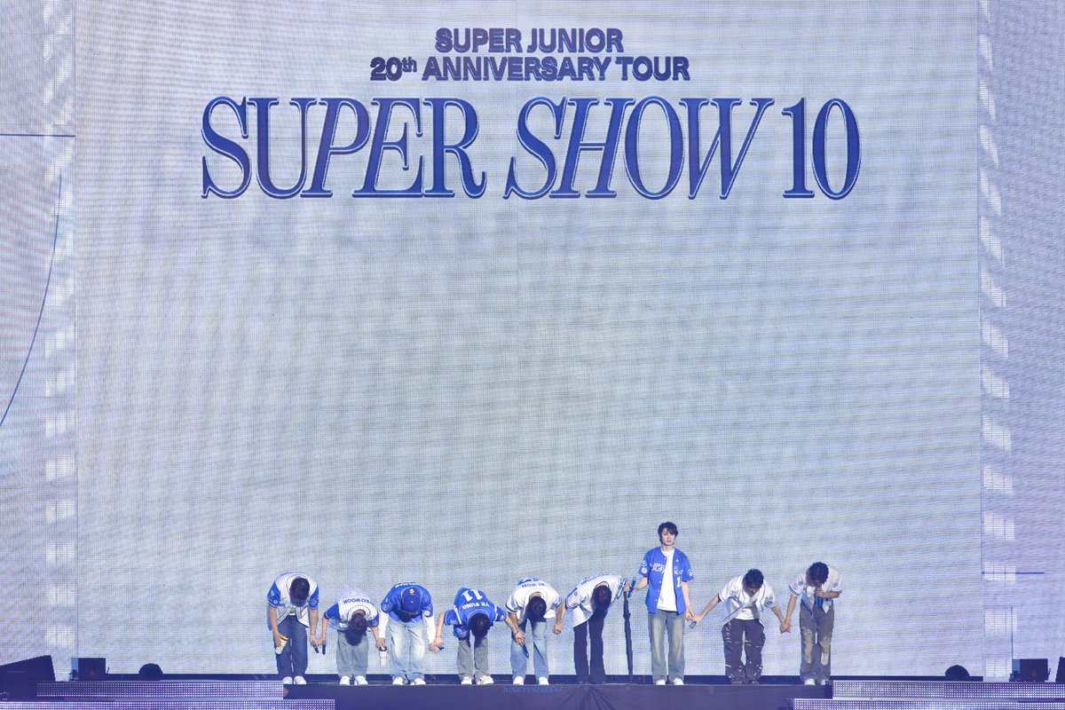 NINETYNINEE44's tweet photo. 2️⃣0️⃣🎂💙

@SJofficial 
#SUPERJUNIOR_20th_Anniversary
#슈퍼주니어 #SUPERJUNIOR https://t.co/GUOO53PbMC