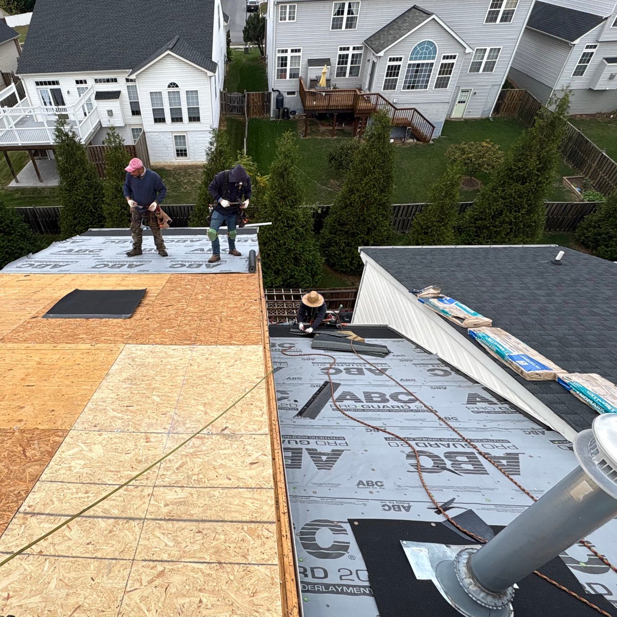 gnsroof's tweet photo. Protect your home with GNS Roofing! 🏠✨ Family owned, 30+ years’ experience, licensed &amp; insured. Call for your FREE inspection: 540-303-9017! 🔨 #RoofingExperts #FreeInspection https://t.co/E1p2clWIxL