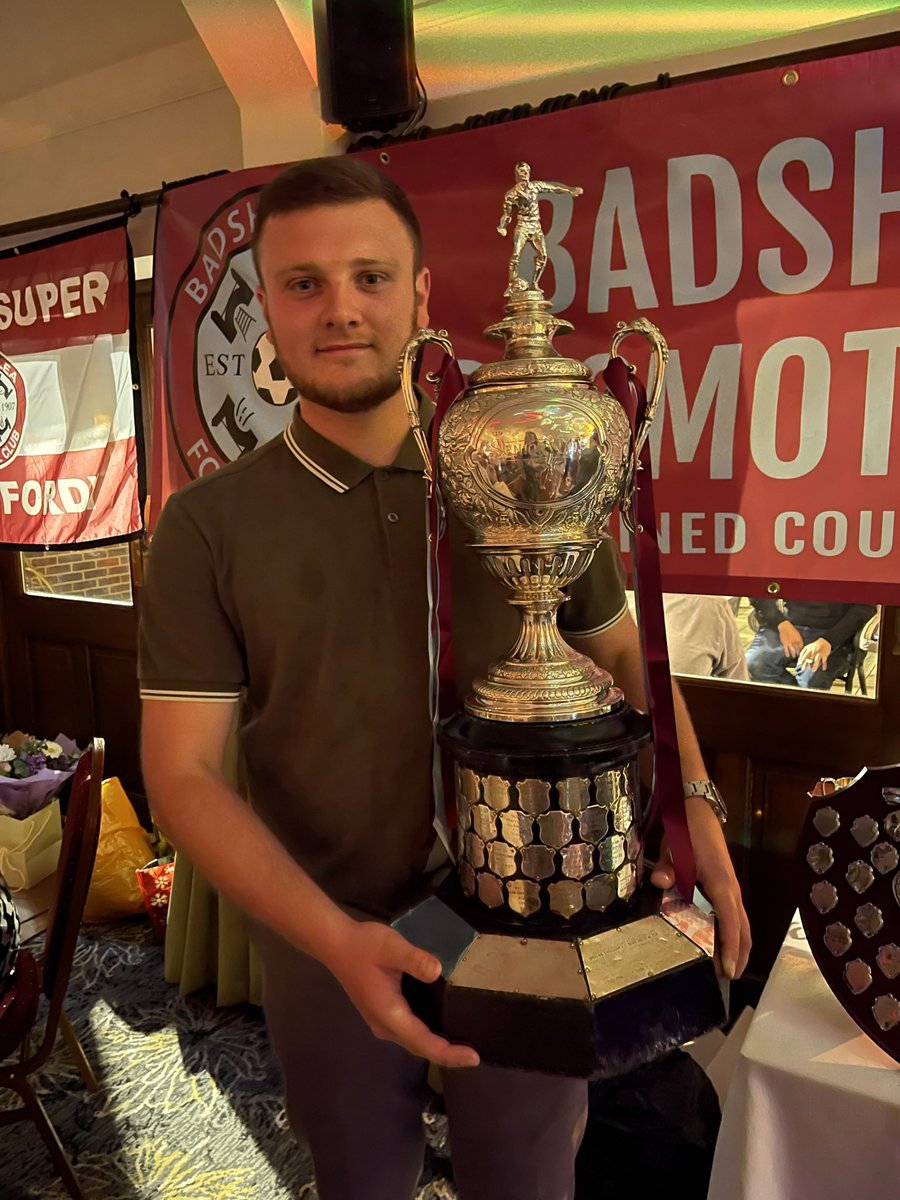 Can’t believe I’m writing this, but it’s time for me to move on from <a href="/BLFC1907/">Badshot Lea FC</a>. 😔
I will forever be greatful for the support I’ve been shown and the experiences gained the past 7 years both on and off the field 👊
A special mention to <a href="/WreccleshamBag1/">Nick Hester</a> for keeping me in line 👀🤣