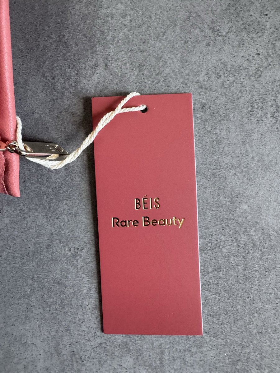 this came in today and it’s SO pretty!!😍🤍