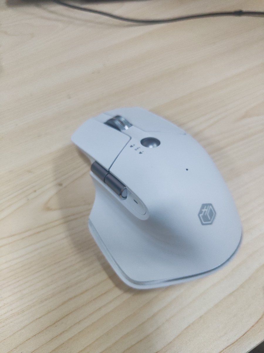 mar_northern's tweet photo. 新鼠标~
New mouse~ https://t.co/0efiyCfCAh