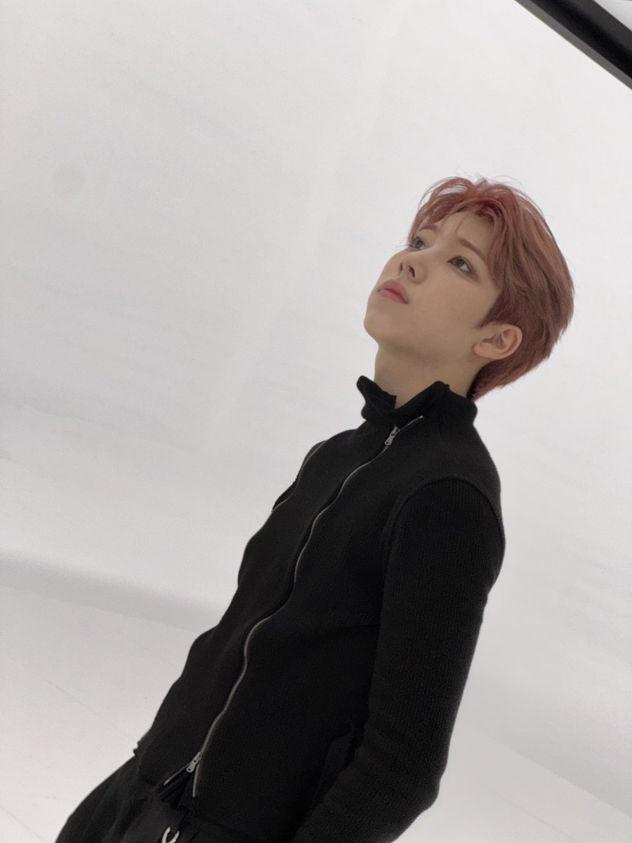 official_arrc's tweet image. [#vitaminAndy]
Looking good ngl🙈

#ARrC #아크 
#ANDY #앤디