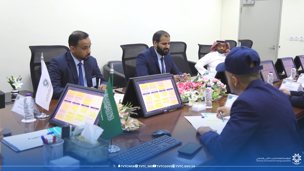 الكلية التقنية والمعهد الصناعي الثانوي بالعيدابي|

📸| تغطية

 جانب من اجتماع فريق التدقيق الداخلي لمتابعة اعمال التدقيق الذاتي لتطبيق نظام التدريب.

#التدريب_التقني_بجازان
#التدريب_التقني