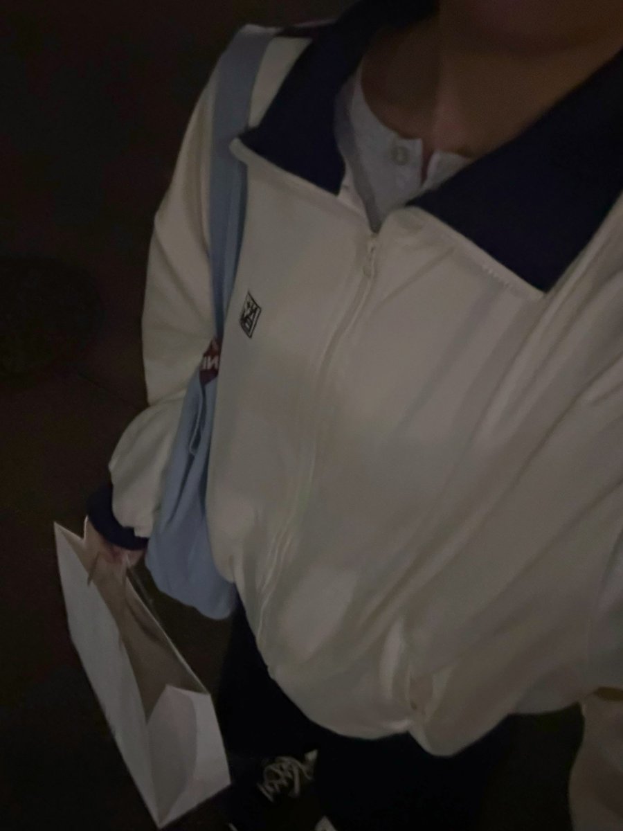 bs_xox_'s tweet photo. 用事が終わった後にブラブラ寄り道買い物🛒𓈒𓂂𓏸
可愛い服見つけて買ってしまった♡

 #日常垢 #日常垢さんと繋がりたい https://t.co/IdEGMWRZX6