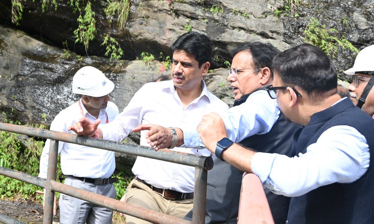 Shri Bhupender Gupta, CMD, NHPC along with Shri Sanjay Kumar Singh, Director (Projects) and Shri Supraksh Adhikari, Director (Technical) visited the 510 MW NHPC Teesta-V Power Station from 2nd to 4th November 2025 to review the ongoing restoration works. The project had been