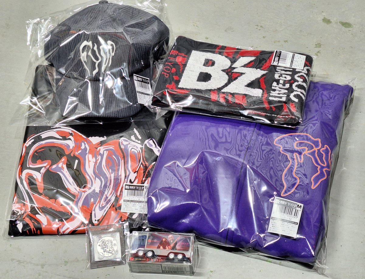 B'z FYOP 先行販売グッズ到着! 貼ってあるシールはいつもとは違う
