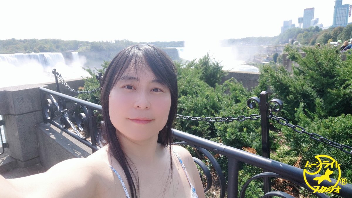 TomokoStudio's tweet image. カナダから日本へ帰ってくる前、ナイアガラの滝を見に行きました。日本にはない壮大さに感動しました！
Before returning to Japan from Canada, I went to see Niagara Falls. I was moved by its grandeur, something Japan doesn't have!