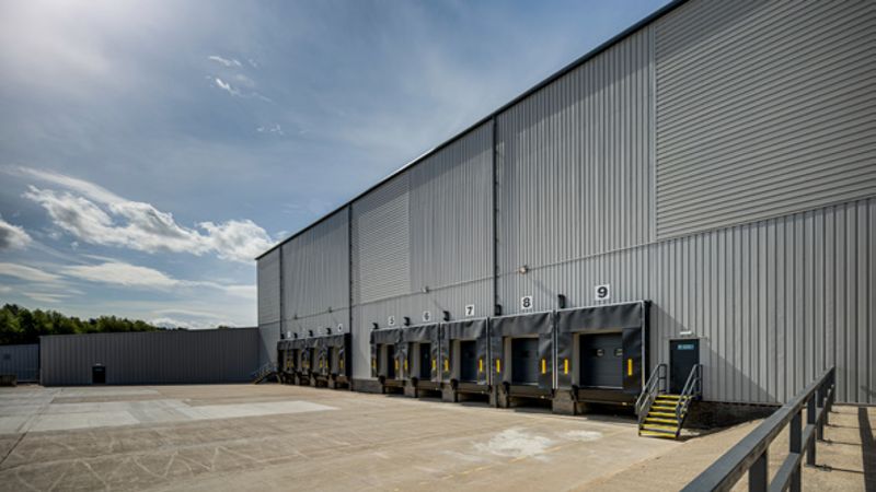 Fully refurbished Industrial / Warehouse unit to let by <a href="/CBRE_UK/">CBRE UK</a> - 113,827 Sq Ft with offices, 9 dock level loading doors, 4 ground level access doors, eaves height up to 13m, car parking and EV charging points. Duchy Road, Crewe. buff.ly/hYK48N1