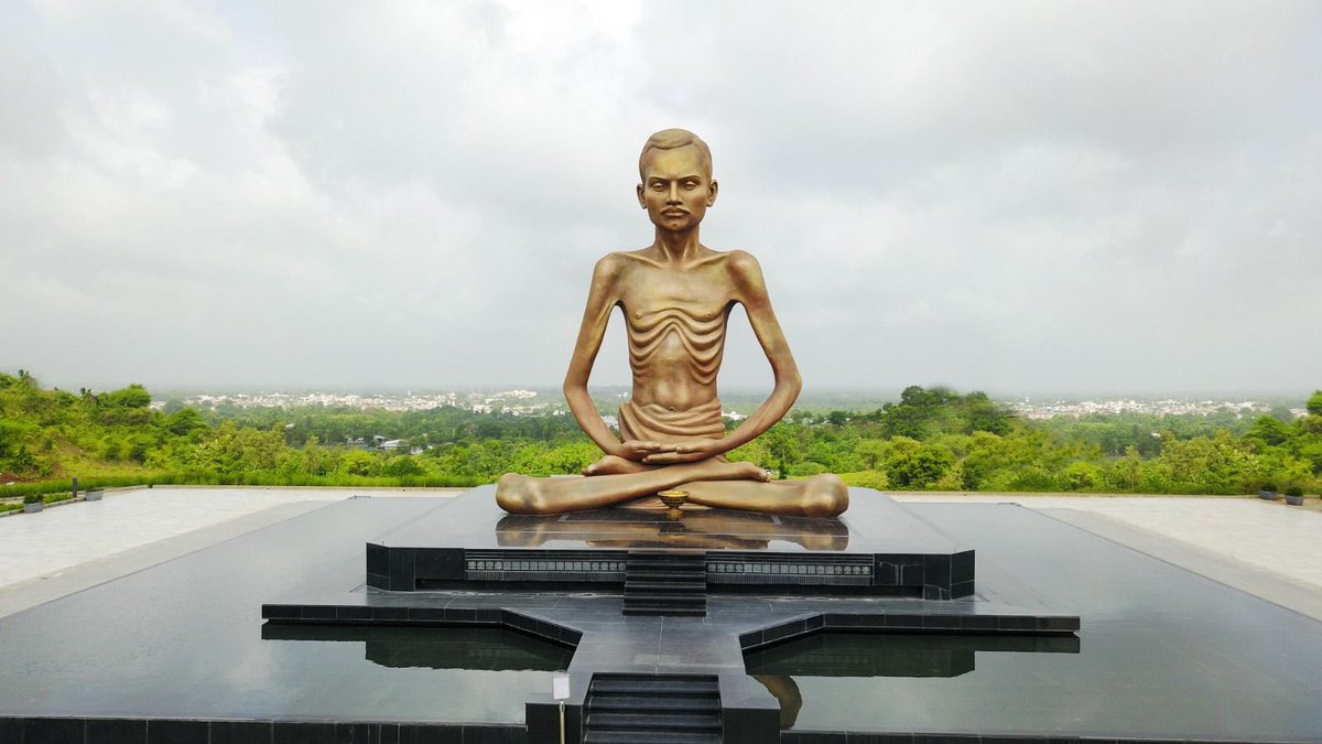 bharatpatelmla's tweet image. &quot;મહાયોગી,સાક્ષાત મોક્ષસ્વરૂપ સંત,સમગ્ર મોક્ષ માર્ગને સમાવતાં મહાકાવ્ય શ્રી આત્મસિદ્ધિ શાસ્ત્રના રચયિતા શ્રીમદ્ રાજચંદ્રજીની જન્મ જયંતિ નિમિત્તે તેઓશ્રીના પાવન ચરણોમાં કોટી કોટી વંદન 
માત્ર ૩૩ વર્ષના આયુષ્યમાં તેઓશ્રી દ્વારા અપાયેલ બોધ સદીઓ સુધી મુમુક્ષુઓની આત્મિક તરસને શાંત કરશે.