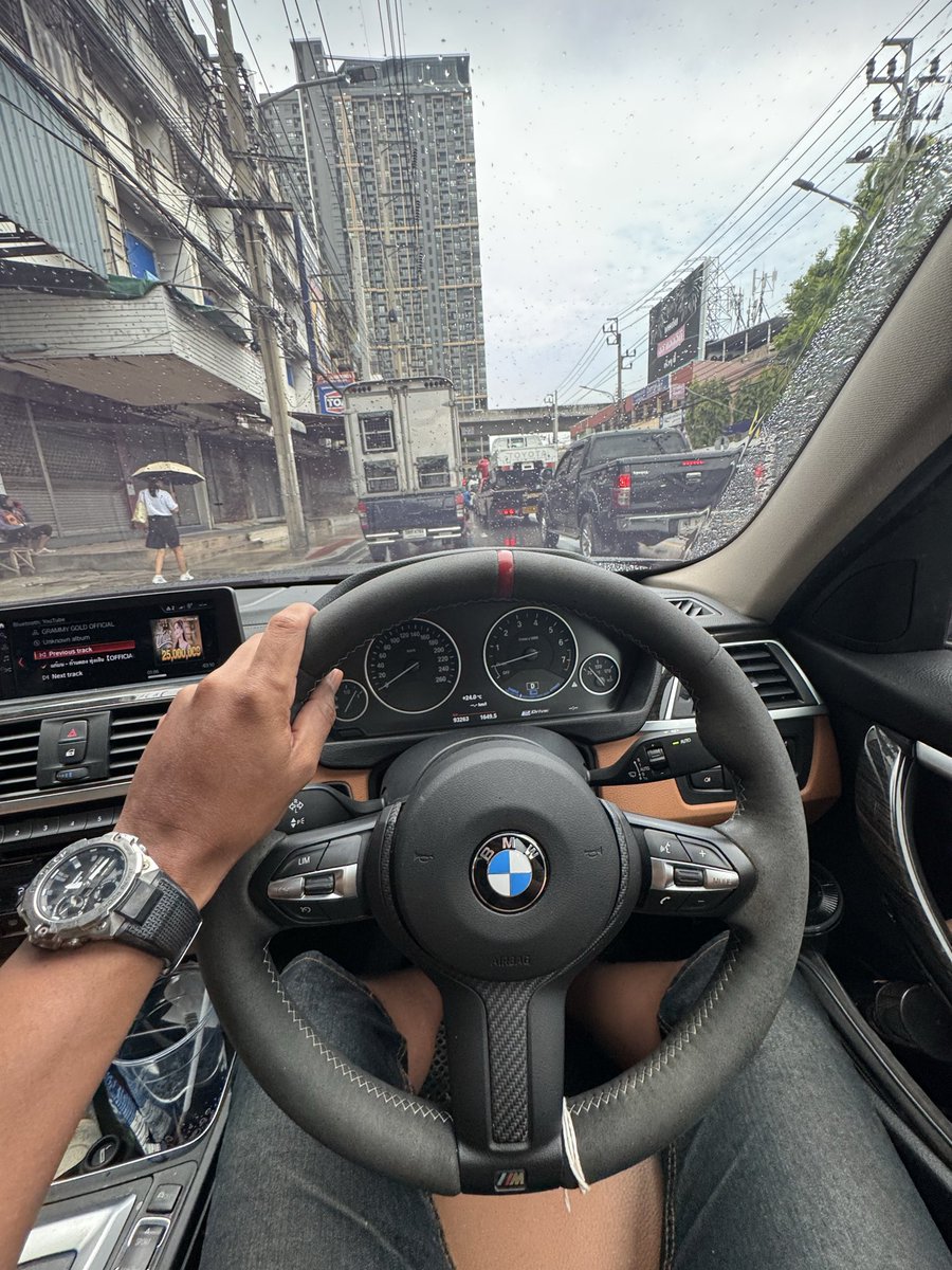 FcRs1500's tweet photo. ไปลอยกระทงกัน
ลอยเสร็จแล้วจอดเย็ดกันข้างทาง https://t.co/l2v2L7UmeI