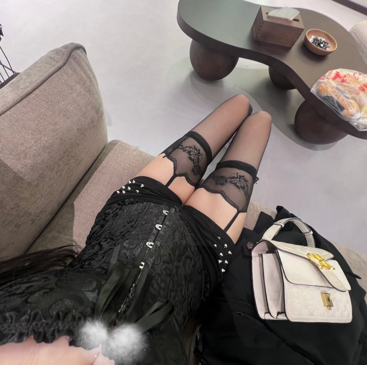 今天又对谁摇尾巴了 我的小狗