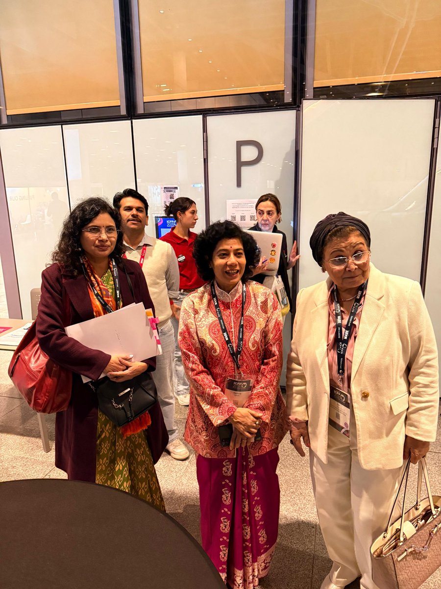 MoHFW_INDIA's tweet photo. A moment of pride for India! 🇮🇳
Ms. Aradhana Patnaik, Additional Secretary & Mission Director (NHM) and FP2030 Board Member, received warm congratulations from Ms. Abla El-Alfy, Deputy Minister of Health & Population, Egypt, for India’s global leadership in #FP2030.

Ms. El-Alfy also expressed interest in learning from India’s experiences and best practices in family planning.

#FP2030 #FamilyPlanning #GlobalLeadership