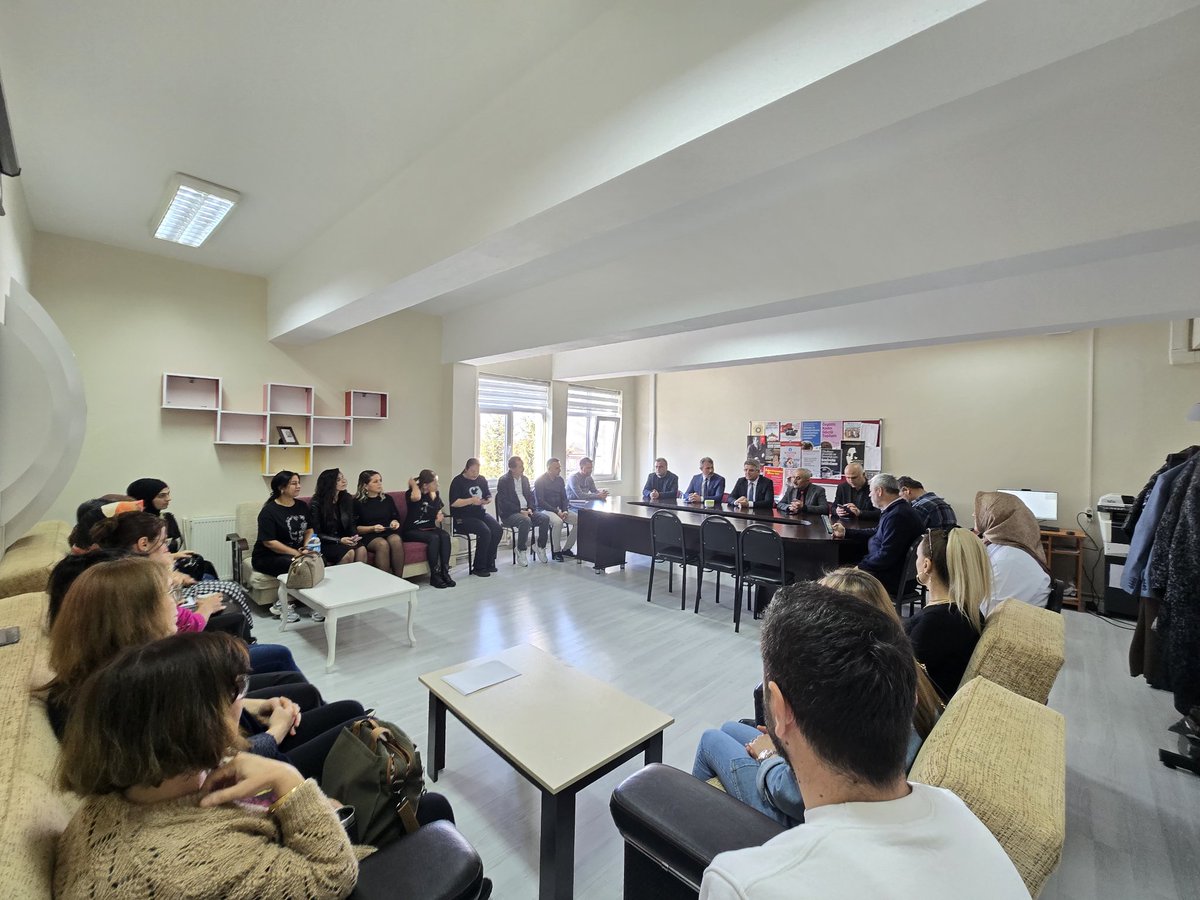 📍 İl Milli Eğitim Müdürümüz Dr. Murat AĞAR’dan Okul Ziyaretleri
İl Milli Eğitim Müdürümüz Dr. Murat AĞAR, ilçemizdeki Karşıyaka Şehit Yüzbaşı Mahmut Top İlkokulunu ziyaret ederek eğitim faaliyetlerini yerinde inceledi.
📚 #EğitimdeBirlikteGüçlüyüz @samsunilmem55