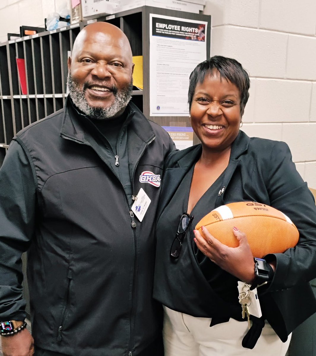 Donna W Thompson tweet media