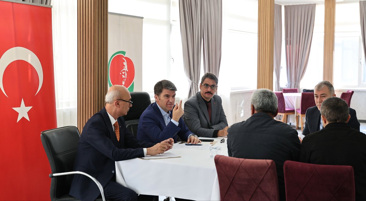 📌 Halk Günü Buluşması 

Valimiz Önder BAKAN, vatandaşlarımızın talep ve sorunlarını dinledi.

#HalkİçinHalklaBeraber 
#HuzurunŞehriAmasya