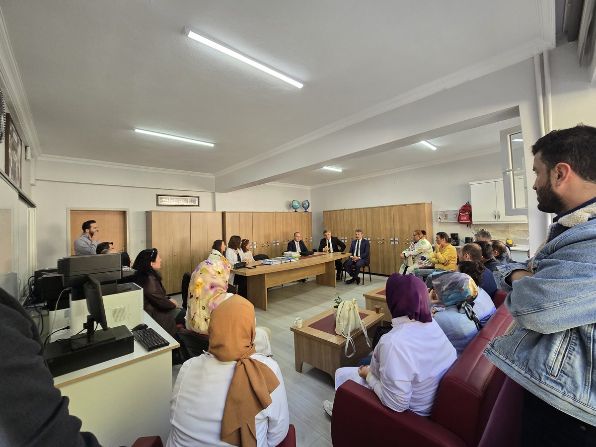 📍 İl Milli Eğitim Müdürümüz Dr. Murat AĞAR’dan Okul Ziyaretleri
İl Milli Eğitim Müdürümüz Dr. Murat AĞAR, ilçemizdeki Mehmet Öngel 25 Mayıs Ortaokulunu ziyaret ederek eğitim faaliyetlerini yerinde inceledi.
📚 #EğitimdeBirlikteGüçlüyüz @samsunilmem55