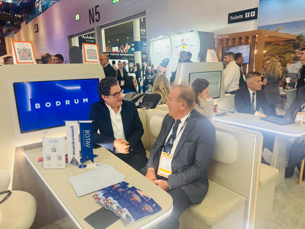 botavbodrum's tweet photo. Bodrum, WTM Londra Turizm Fuarı’nda!

Bodrum Tanıtma Vakfı, Bodrum Belediyesi ve Bodrum Ticaret Odası işbirliği ile Londra ExCeL Fuar Merkezi’nde düzenlenmekte olan dünyanın en önemli turizm fuarlarından WTM Londra Uluslararası Turizm Fuarı’nda yerimizi aldık. https://t.co/oI3kReM7tN