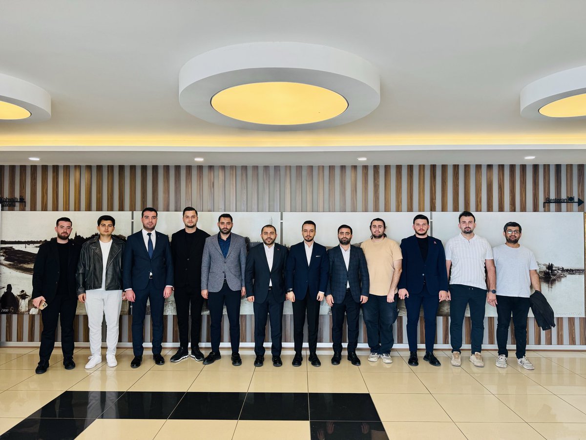 Bir dizi program vesilesiyle şehrimize teşrif eden AK Parti Genel Merkez Gençlik Kolları Sivil Toplum ve Halkla İlişkiler Başkanımız Sn. Abdullah Uçan ile birlikte, Adana’mızın kıymetli Genç STK başkanlarıyla bir araya geldik.

Bu anlamlı buluşmada;
• Genç MÜSİAD Başkanı Kadir