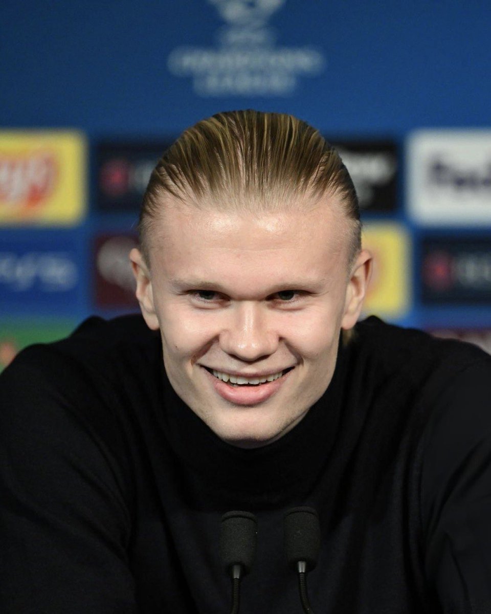 Interviewer : Erling can u record this season

Haaland:  “Not to sound arrogant, but which one?”

🤖🤖🤖