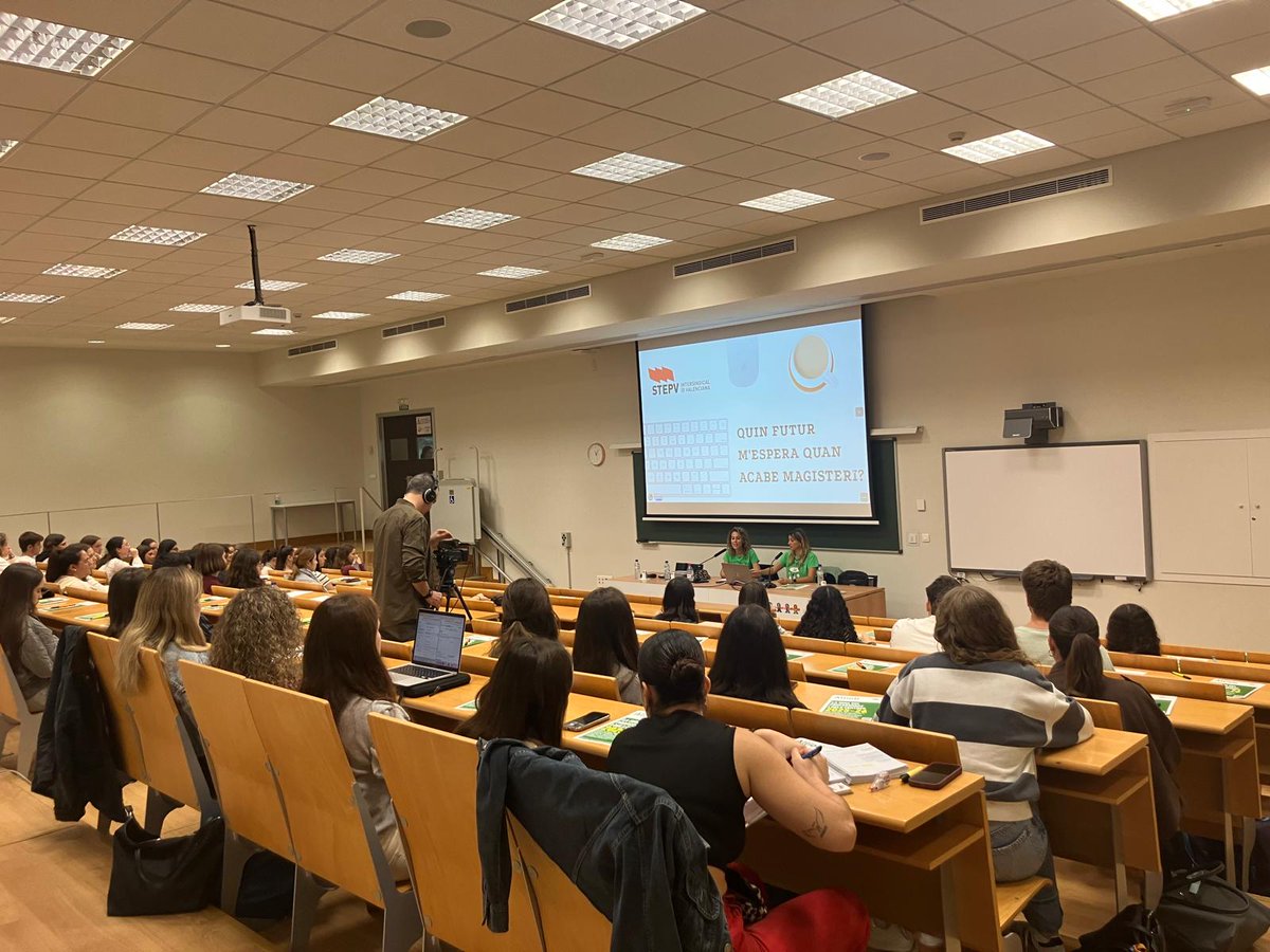 STEPV_Iv's tweet photo. STEPV a la Facultat de Professorat de València en la jornada de matí: “Quin futur m’espera quan acabe Magisteri”.

@IntersindicalV https://t.co/H57VRIuNPp