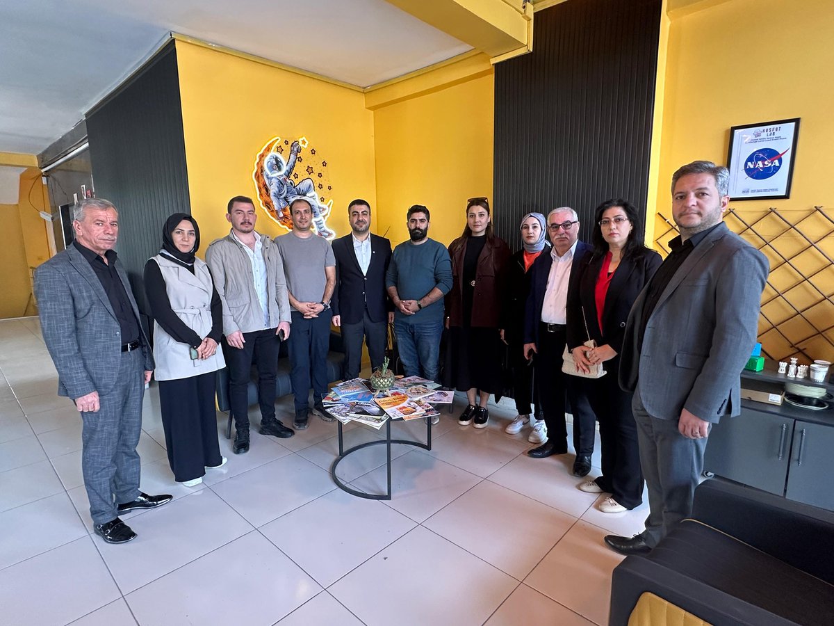 Günümüz teknolojilerine hakim, vizyon sahibi bir siyasetçiyle sohbet etmek bizlere umut verdi
Sayın Orhan bey, bu alandaki çalışmalara desteklerinin bizlerle olduğunu ilettiler.
Bu memlektin çocukları adına, samimi sohbetleri, ziyaretleri için teşekkür ediyorum. 🌿