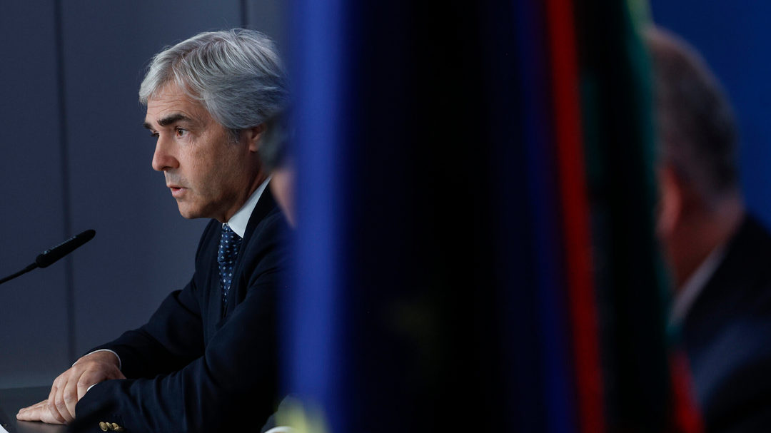 ECO_PT's tweet image. Defesa vai reforçar Força Aérea com helicópteros Black Hawk para emergência médica... eco.sapo.pt/2025/11/05/def…