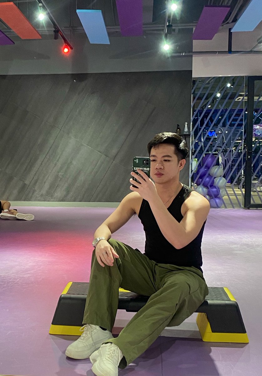 HarvZGalan's tweet photo. 56.5kg 💚

Papa abs na nxt 🫢 https://t.co/FRLlmkFXGv