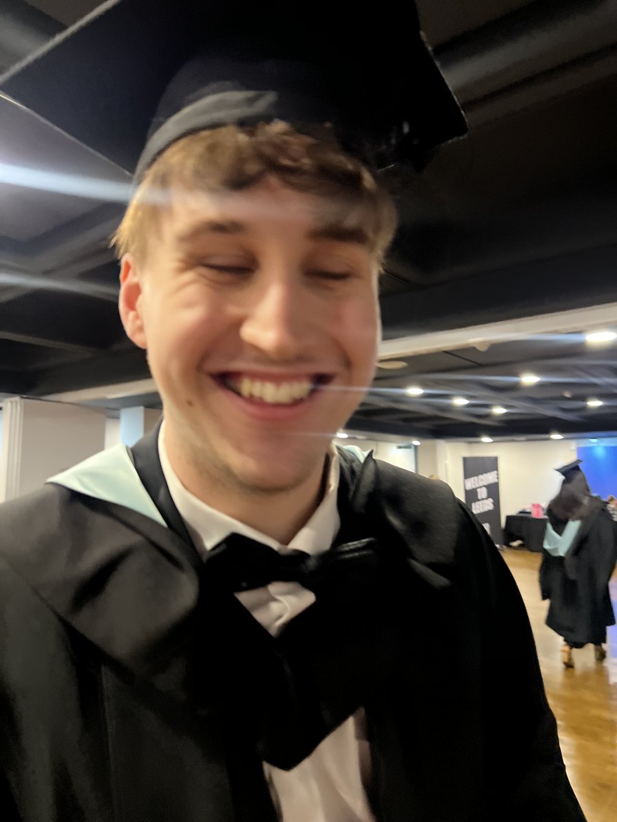 SamHenly_'s tweet photo. A few days late, but proud to say I have finally graduated from my BA(Hons) Acting course at @LeedsMusicDrama!!

Had the time of my life over the past 3 years, and couldn't be happier with what I have gained from it! 🎭

Thank you to everyone involved so far!! https://t.co/et2DMO0xxA