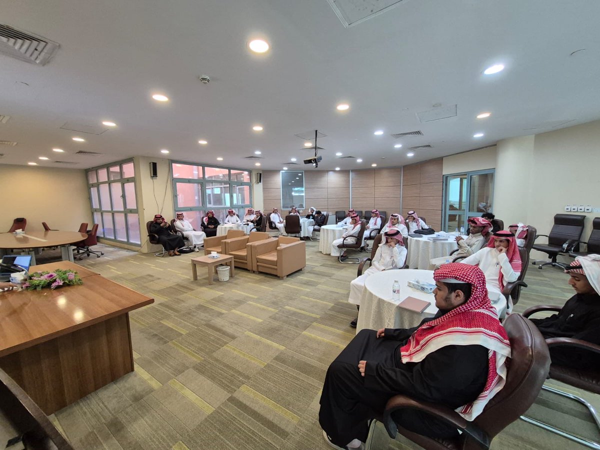 #تغطية:
اقامت #كلية_الآداب_والعلوم_الانسانية بـ #جامعة_الباحة ممثلة في #نادي_أثر  لقاءً بعنوان: 
الانتماء الوطني والمسؤولية الاجتماعية قدم اللقاء: د. محمد عسيري رئيس قسم التاريخ واداره : د. سعيد الزهراني مشرف نادي أثر ، بحضور عدد من طلاب الكلية.