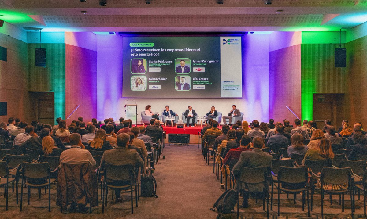 Fira_Barcelona's tweet image. La transició energètica de la indústria electrointensiva centra la Jornada Industrial Energy Transition, organitzada per Fira de Barcelona i @clusterEE.   ⚡ 

🔋 Reptes i solucions en eficiència, autoconsum i digitalització. 

📍 Se celebra en el marc de l&apos;@SmartCityexpo.