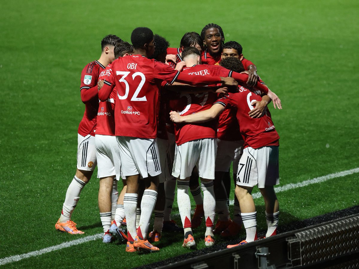 ManUtd's tweet photo. Our #MUAcademy U21s beat Notts County 2-0 in the EFL Trophy last night 👏🔴

Shea Lacey and Jacob Devaney were on the scoresheet for the Reds ⚽️ https://t.co/K2DxIkeVTj