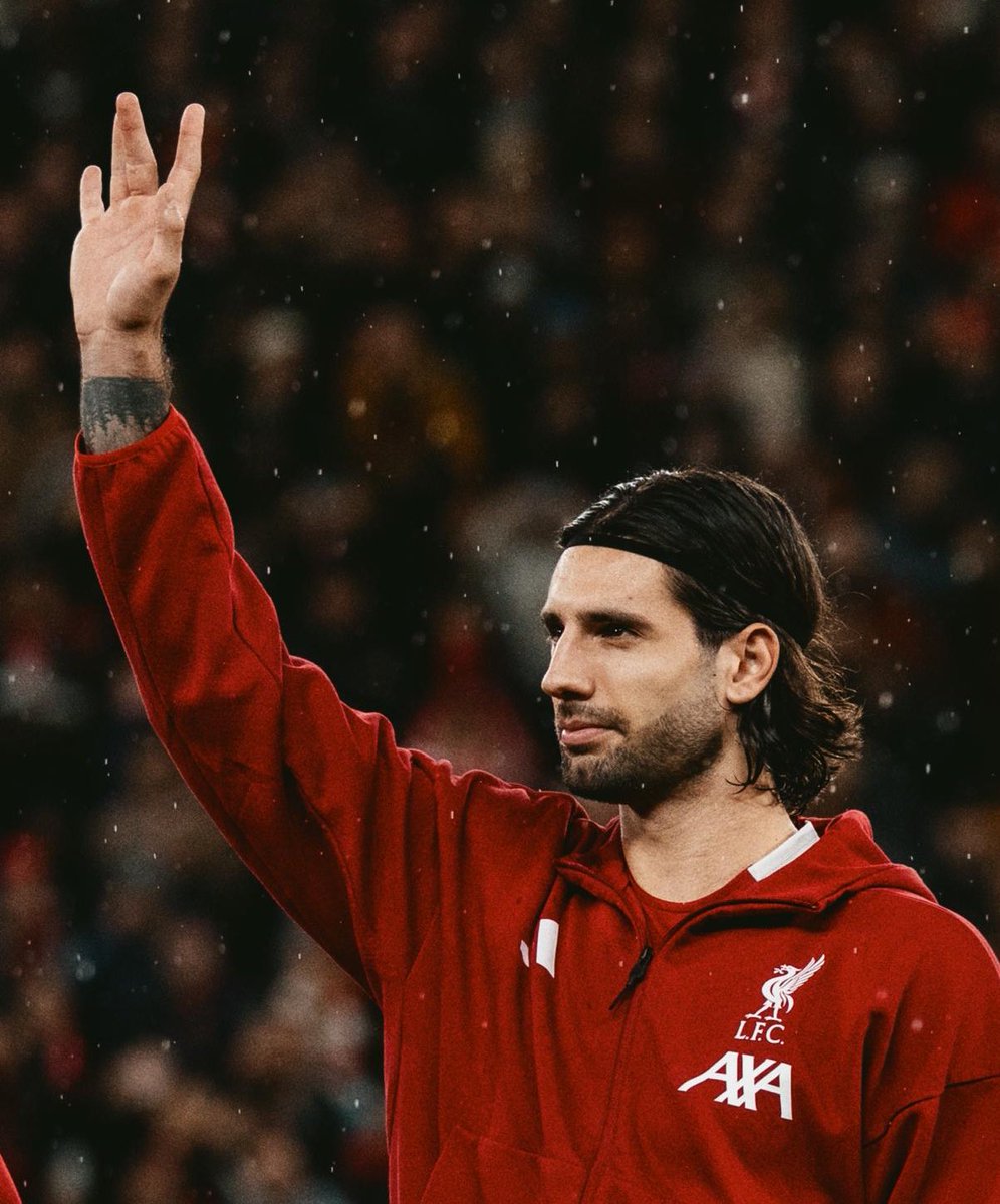 _SZD10's tweet image. Three things we love: Anfield. UCL. Winning. 🔴🪄