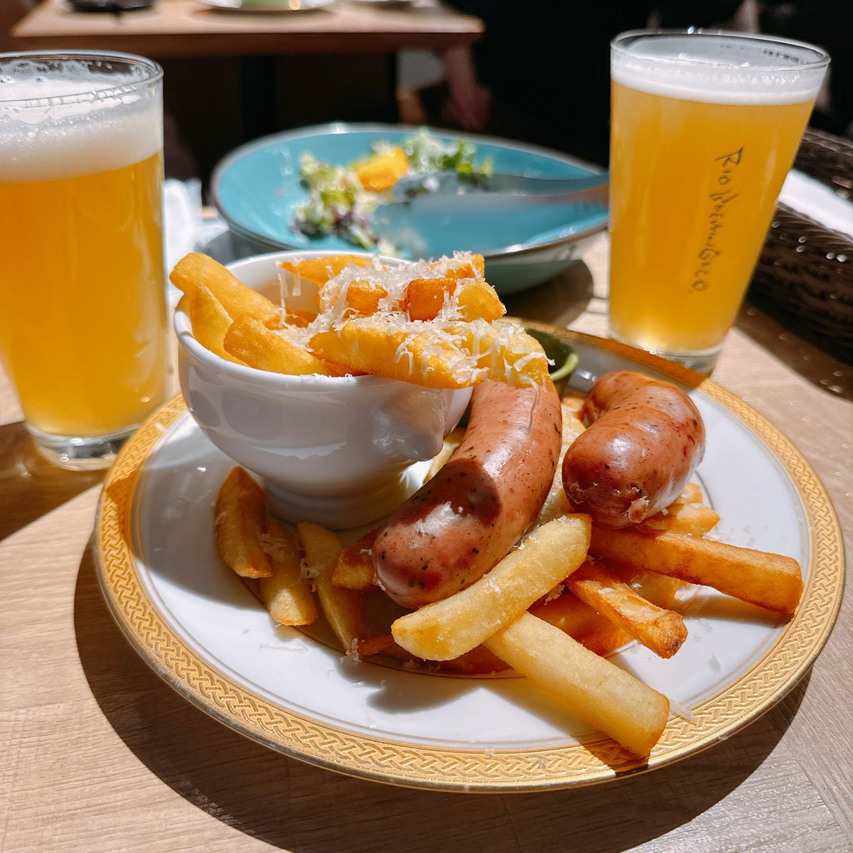 シカゴピザを食べる #2025あい100
しーちゃんと食べてきた🥳ありがとう♡おーーーーーいしかった！しらすに見えるけどチーズだよ