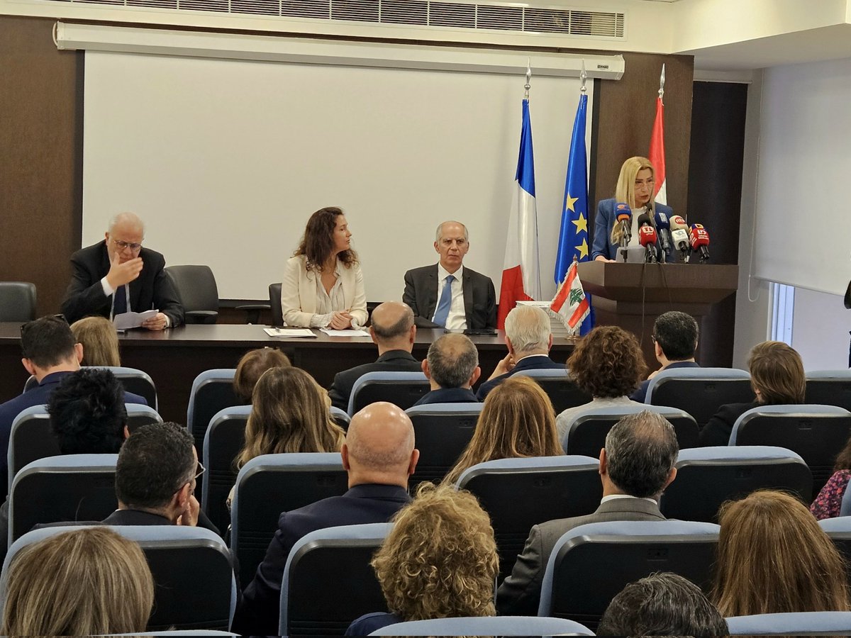 Signature de la convention de coopération entre l’<a href="/ENM_France/">École nationale de la magistrature</a> &amp; l'Institut des Etudes Judiciaires 🇱🇧,en présence de l'Ambassadeur <a href="/Herve_Magro/">Hervé Magro</a> &amp; du ministre de la Justice <a href="/adelnasar_/">Adel Nassar</a>

▶️ La formation de magistrats indépendants est la fondation d'un État de droit fort.